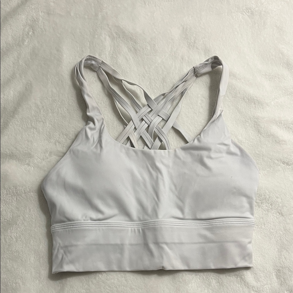 Elegant White Crisscross Sports Bra